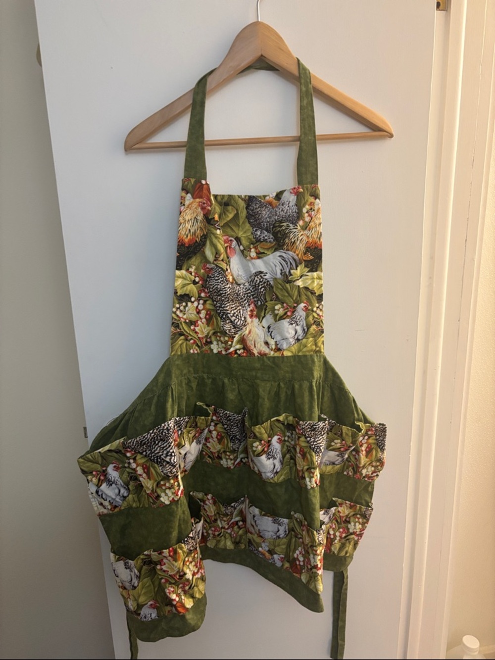 Apron for collecting Eggs Chicken Rooster Hen Print Farm Homestead Baking Green